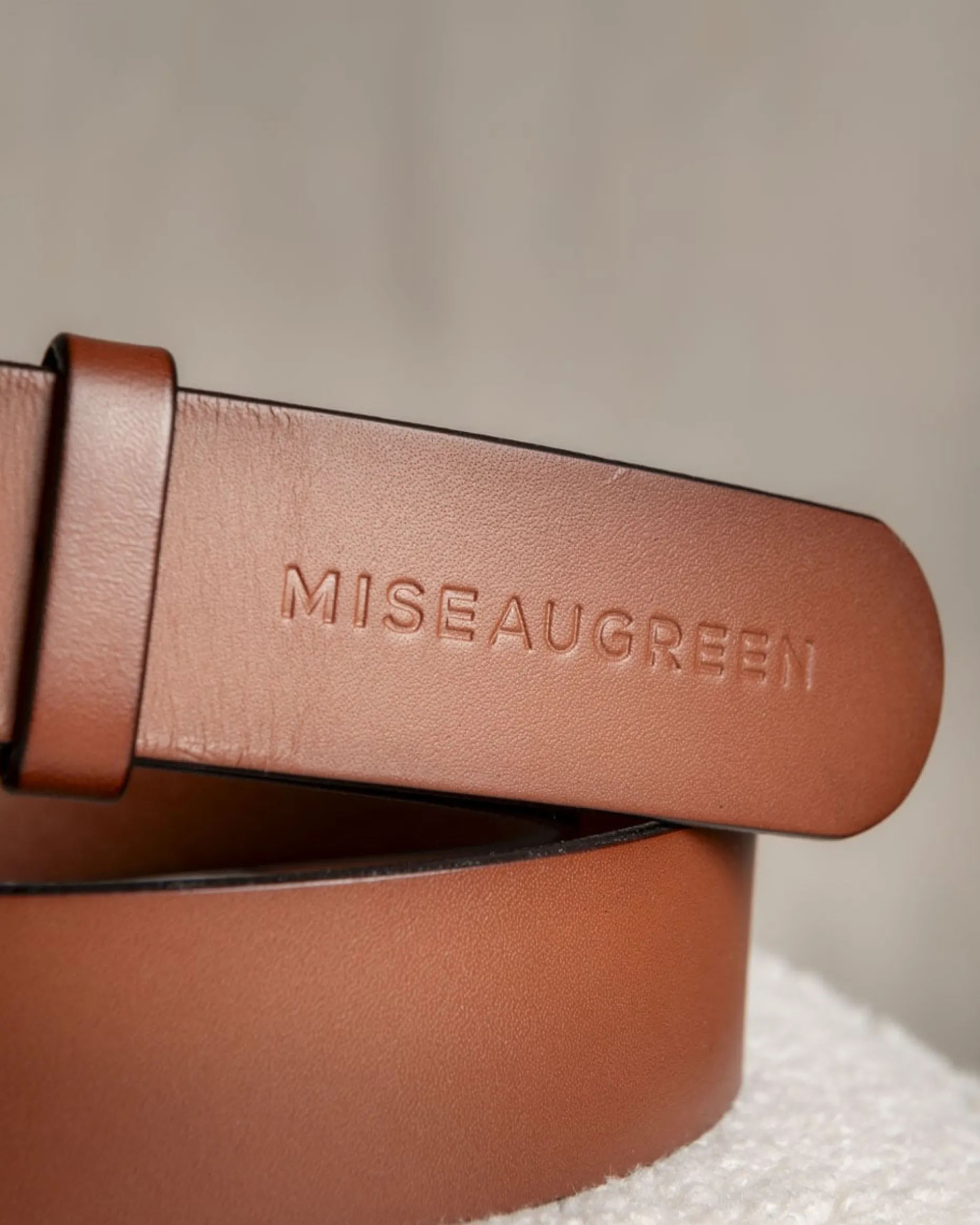 Femme Mise Au Green Ceinture signature avec boucle travaillée