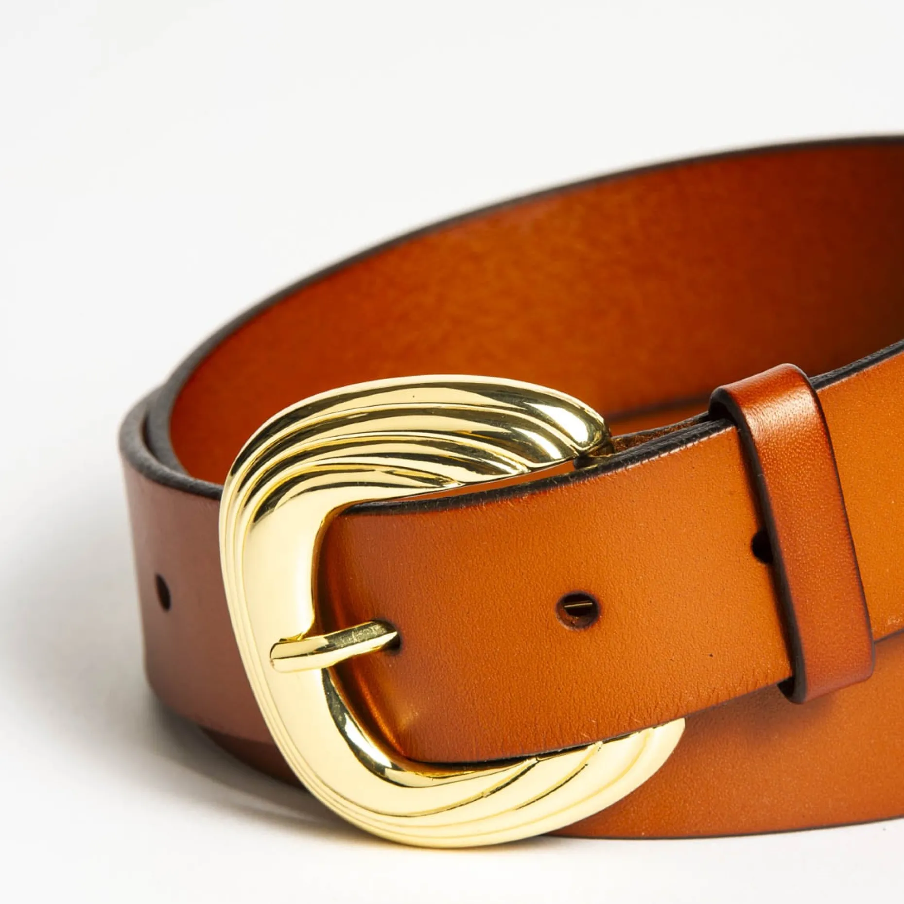 Femme Mise Au Green Ceinture signature avec boucle travaillée