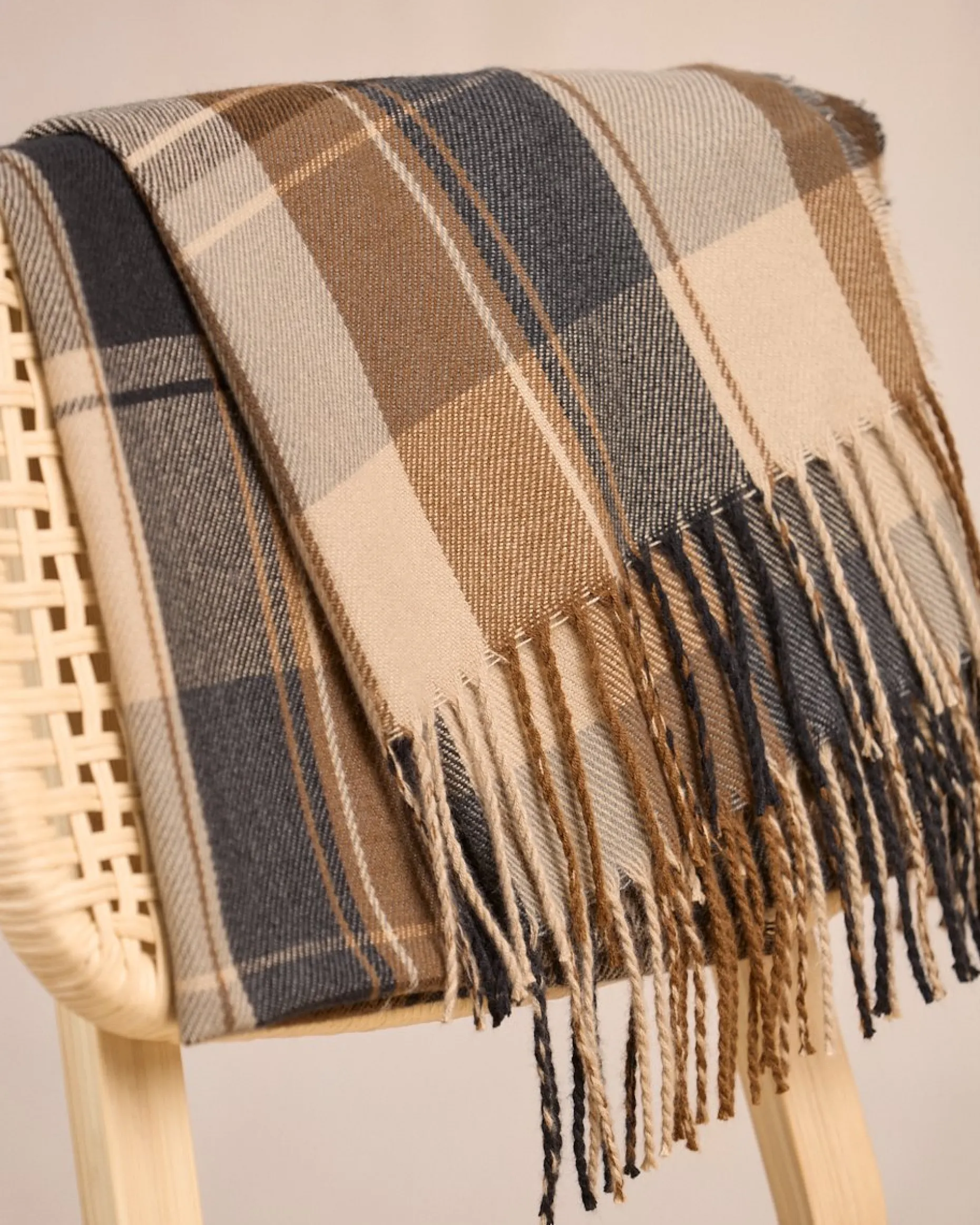 Homme Mise Au Green Écharpe à carreaux carreaux brun