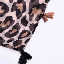 Femme Mise Au Green Chèche léopard Céleste