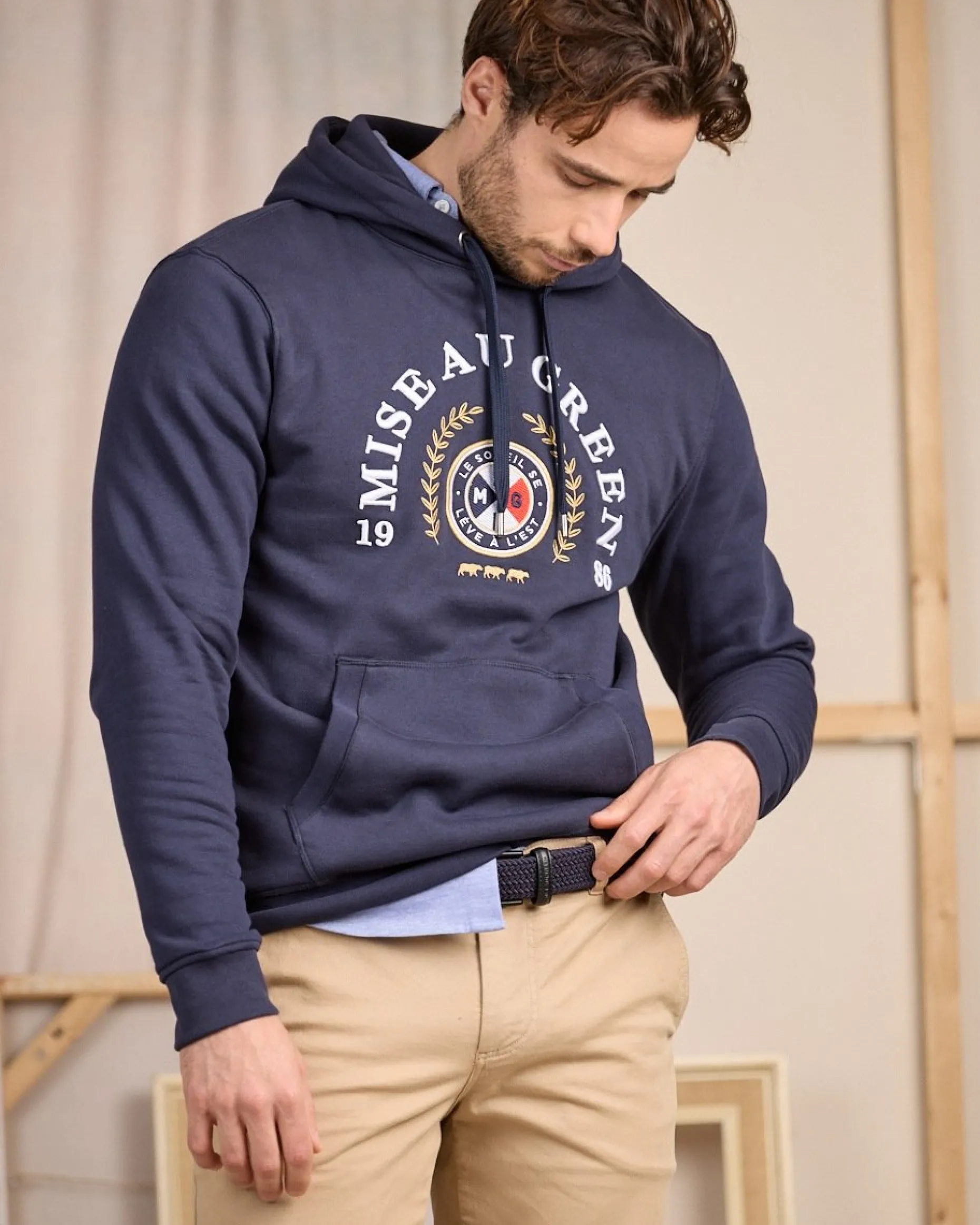 Homme Mise Au Green Hoodie blason bleu marine