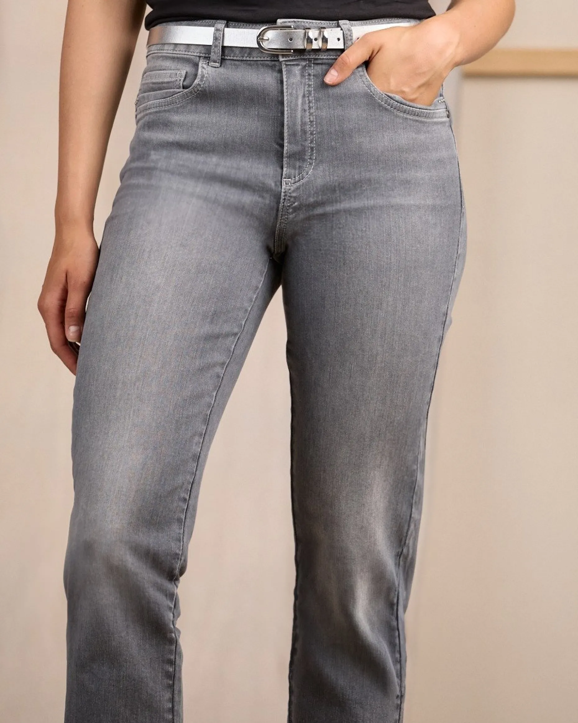 Femme Mise Au Green Jean Charly grey bleached