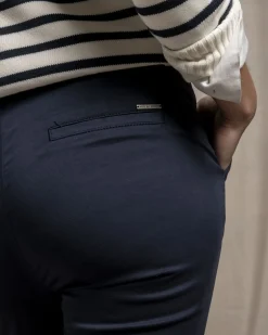 Femme Mise Au Green Pantalon chino bleu marine